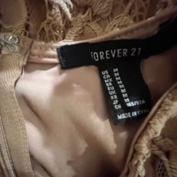 Forever 21 Floral Lace Dress M (jrs.) FREE SHIP - Picture 4 of 4